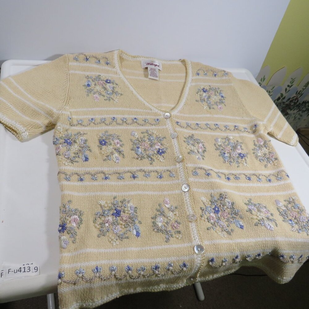 Worthington Embroidered Short Sleeve Sweater Floral design cottagecore